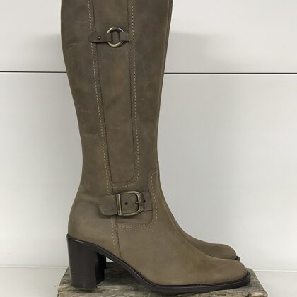 3153119 Bison leder Old Nubuck  -  37,5  € 70,-