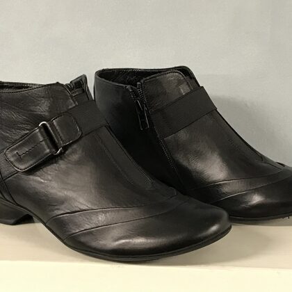 Ines kalfs zwart (G) -  37  € 45,-