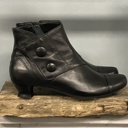 ELIA Los Angeles (G)  -  37  € 50,-