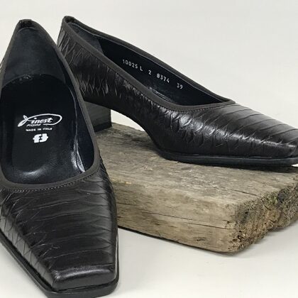 10025 Lucilla  -  39 (G)  € 50,-