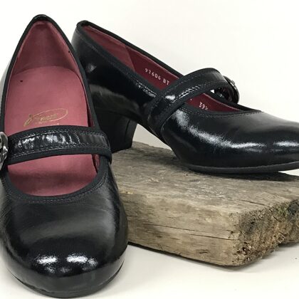 97606 Boston  -  39,5 (H)  € 45,-