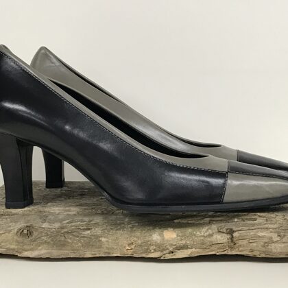 30577 Dolly  -  40 (F½)  € 50,-