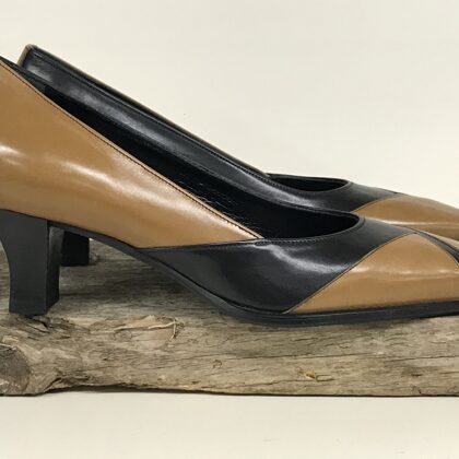 30599 Anny  -  40 (F½)  € 50,-