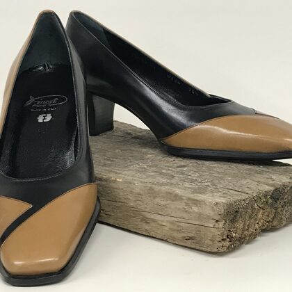 30599 Anny  -  40 (F½)  € 50,-