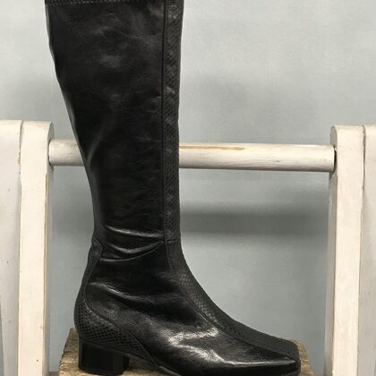 2805010 zwart  -  37 (H)  € 65,-