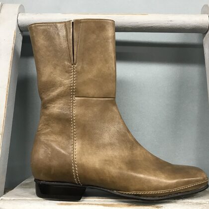 46332 Taupe  -  39 (G½)  € 55,-