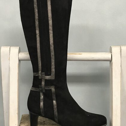 2505003 zwart  -  41 (G½)  € 65,-