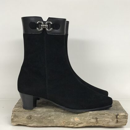 Milano H  -  36    € 50,-