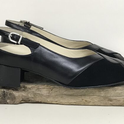 7303461 Estella K  - 36,5 (G)  € 45,-