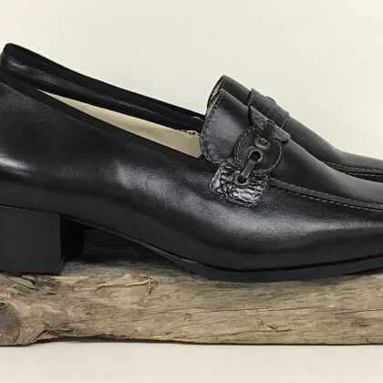2303440 Estella K  -  37 (G)  € 50,-
