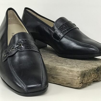 2303440 Estella K  -  37 (G)  € 50,-
