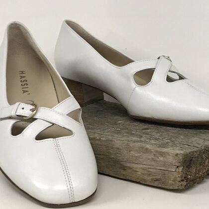 3303460 Estella K  -  37,5 (G)  € 50,-