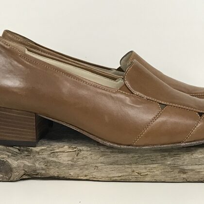 9303430 Estella K  - 39 (G)  € 40,-