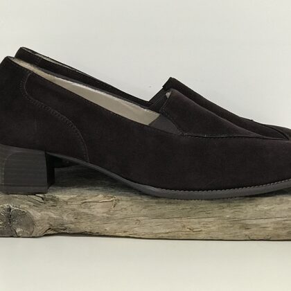 6303842 Elena G  -  39 (G)  € 50,-