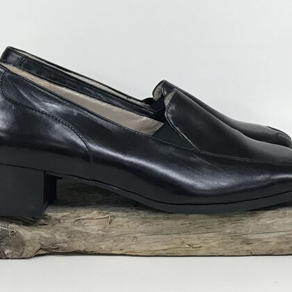 4303746  Evelyn J  -  40 (G)  € 40,-
