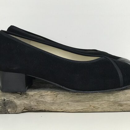 8303320 Evelyn  J  -  40 (G)  € 50,-