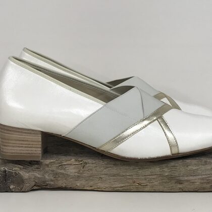 5303330 Evelyn J  -  40,5 (G)  € 50,-