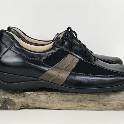10262 zwart -  37  € 50,-
