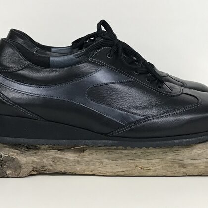86342 Kelly zwart  38 (K)  € 50,-