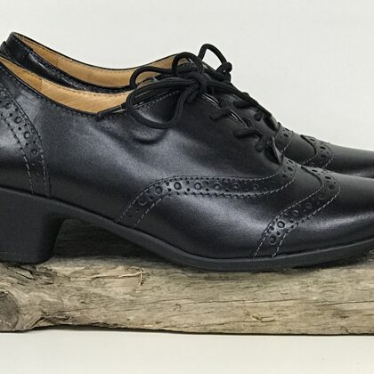 61610 zwart  38 (H)  € 50,-