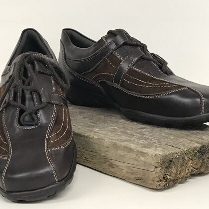 86332 Mocca Kelly  39,5 (K)  € 50,-
