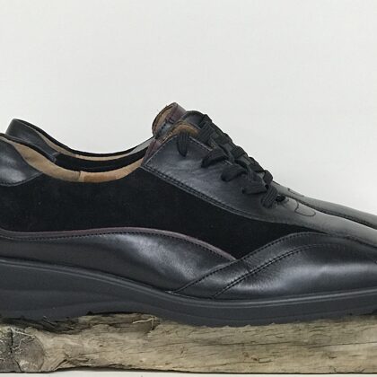 85406 zwart  40 (K)  € 50,-